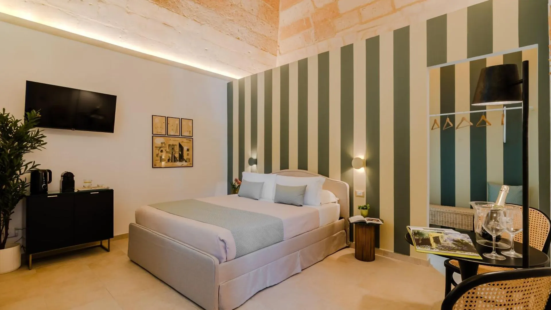 Guest house Palazzo San Lazzaro - Lecce Selection Jacuzzi Rooms & Suites