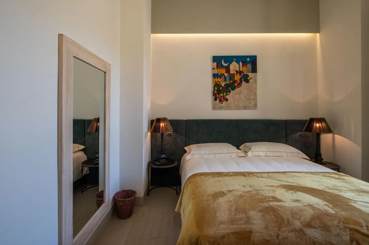 Palazzo San Lazzaro - Lecce Selection Jacuzzi Rooms & Suites 0*,  איטליה