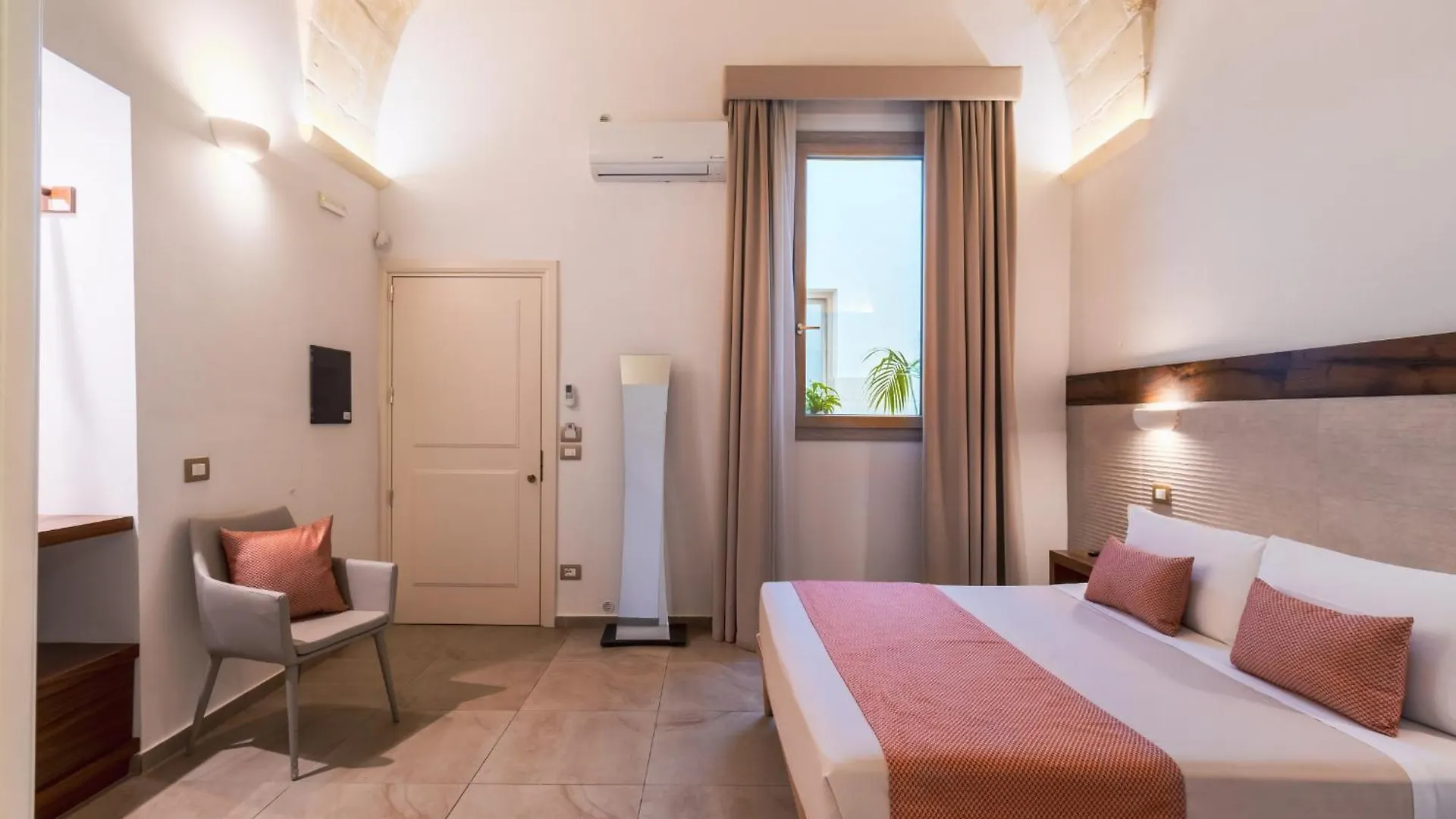 Palazzo San Lazzaro - Lecce Selection Jacuzzi Rooms & Suites 0*,